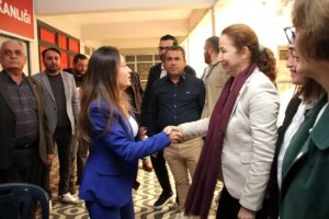 chp manisa il baskanindan kula ilce baskanligina ziyaret Y1T1rnv4.jpg